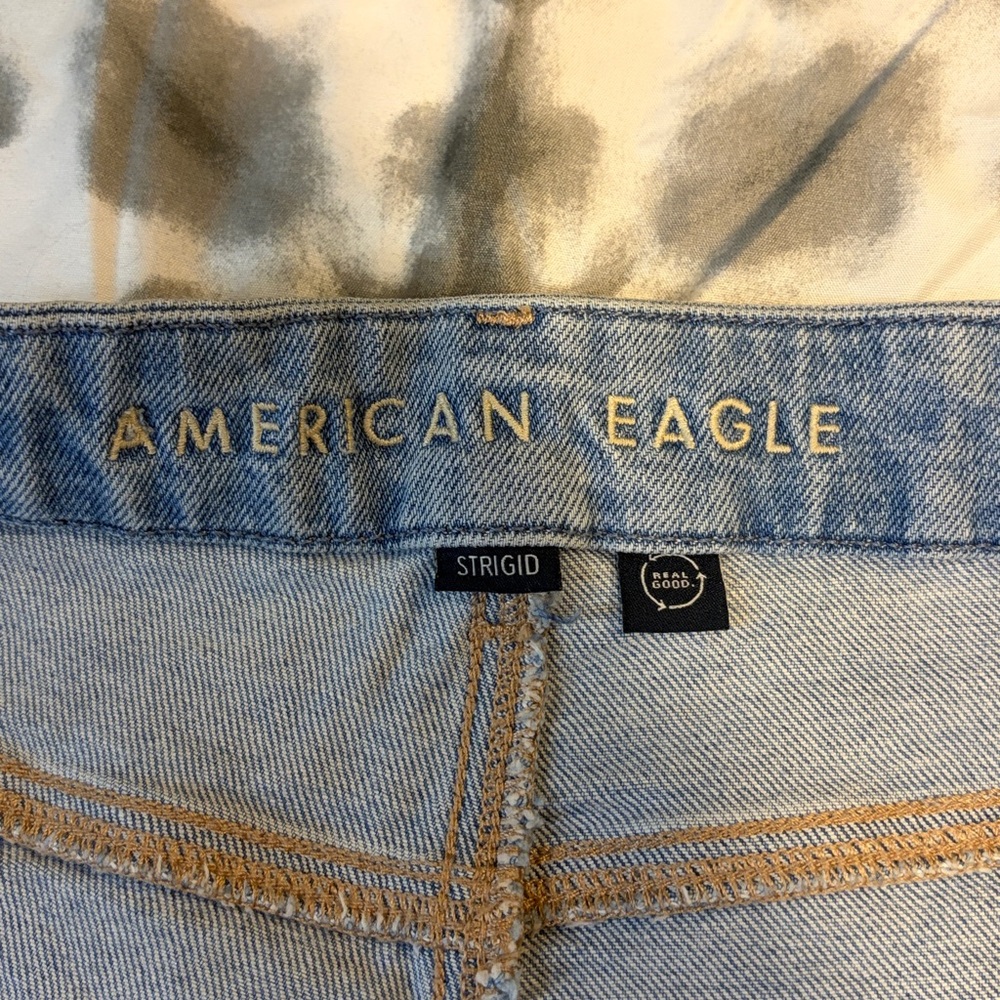 American Eagle Outfitters High Rise Light Blue Jeans - Picture 3 of 3